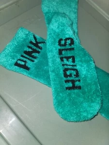 New Victoria's Secret PINK "Sleigh What" Crew Fuzzy Plush Soft Socks Green - Picture 1 of 5