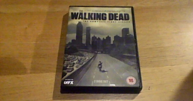 THE WALKING DEAD THE COMPLETE FIRST SEASON UK 2-Disc DVD Set 2011 Andrew Lincoln - Image 1 of 2