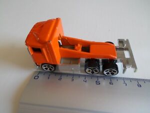 camion tracteur sans marque modele orange avec reservoir argente - hot wheels