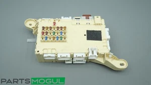 2002-2005 Lexus Sc430 Cabin Room Fuse Box Cracked Mounting Tab 82730-24012 - Picture 1 of 7