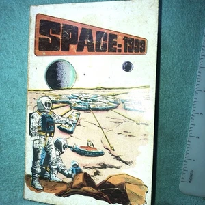 Space 1999 Charlton Press - Picture 1 of 5