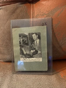 Hank Greenberg Detroit Tigers Signed Newspaper Photo JSA - Picture 1 of 3