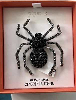 Piper K黑色玻璃石头爬行器万圣节蜘蛛胸针 — 第 1/4 张图片