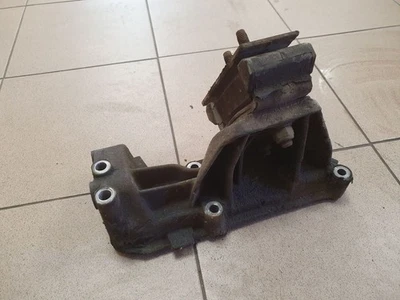 Iveco Daily 3rd Gen 2006 Diesel 85kW Bracket Bearing Engine ILI46620 - Image 1 of 3