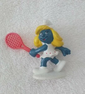 Schlümpfe Tennis Schlumpfine Figur rote Punkte 1981 PVC Spielfigur Peyo Schleich - Bild 1 von 2