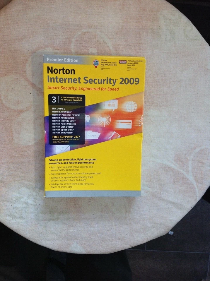 Norton Internet Security 2009 ( 3 PCs) Premier Edition  - Image 1 of 4