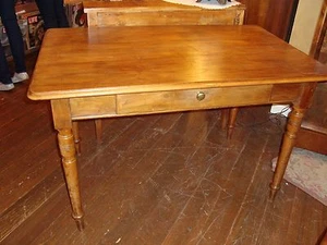 French walnut Louis Philippe period table, walnut, circa 1850  - Picture 1 of 8