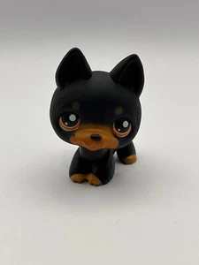 Imanes rosas Doberman ojos naranja vintage Littlest Pet Shop #92 - Imagen 1 de 5