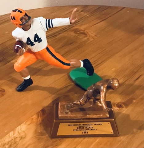 1999 Starting Lineup HEISMAN - ERNIE DAVIS #44 Syracuse - Opened figure & Trophy Cover