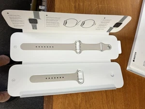 Bracelet Apple Watch - Bracelet Sport (41 mm) - Starlight - Original OEM - Photo 1 sur 3