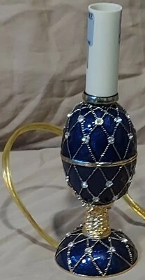 装饰蛋形灯无阴影、金属和珐琅/水晶耳钉  — 第 1/4 张图片