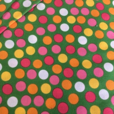 ROBERT KAUFMAN - REMIX #AAK-10396-47 HIERBA - LUNARES - POR YARDA Foto 1 de 2