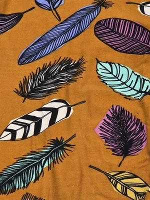 Leggings Lularoe TC - NUEVOS SIN ETIQUETAS - Estampado Geométrico - Plumas - Tostado, Como Nuevo, Crema, Rosa Foto 1 de 3