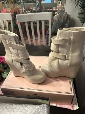 JUICY COUTURE OFF WHITE SZ 8 FAUX FUR WEDGE BOOTS W BACK ZIPPER - Image 1 of 4