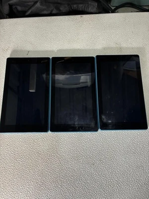 Lote de 3 paquetes de tabletas Amazon Fire 7 (7ª generación) - Wi-Fi - Sin cargador - Grado B Foto 1 de 4