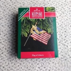 Vintage 1991 Hallmark Ornament, American Commemorative Flag of Liberty Ornament - Bild 1 von 2