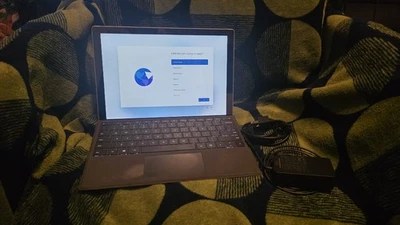 Microsoft Surface Pro 7 12.3" Core i5-10TH GEN 1.1GHz 16GB RAM 256GB Plateado Bueno Foto 1 de 4