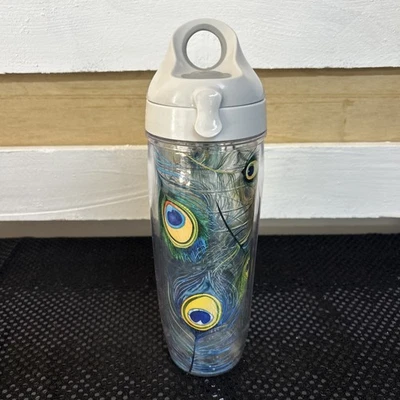 Vaso con tapa abatible Tervis 24 oz plumas de pavo real tapa blanca/gris Foto 1 de 4