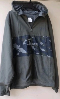 Chaqueta cortavientos Under Armour Sportstyle verde camuflaje HOMBRE TALLA L cremallera con capucha Foto 1 de 4