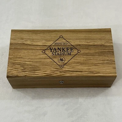 Caja Reloj Joyero Madera Asiento Estadio Yankees Nueva York Grano Original 1923-2008 LE Foto 1 de 4