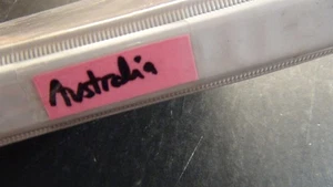 Stampsweis Australia collection in 3 ring est 600 or so stamps and envelopes - Picture 1 of 24