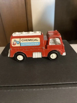 Caminhão extintor químico vintage 1970 brinquedo Tootsie feito nos EUA - Imagem 1 de 4