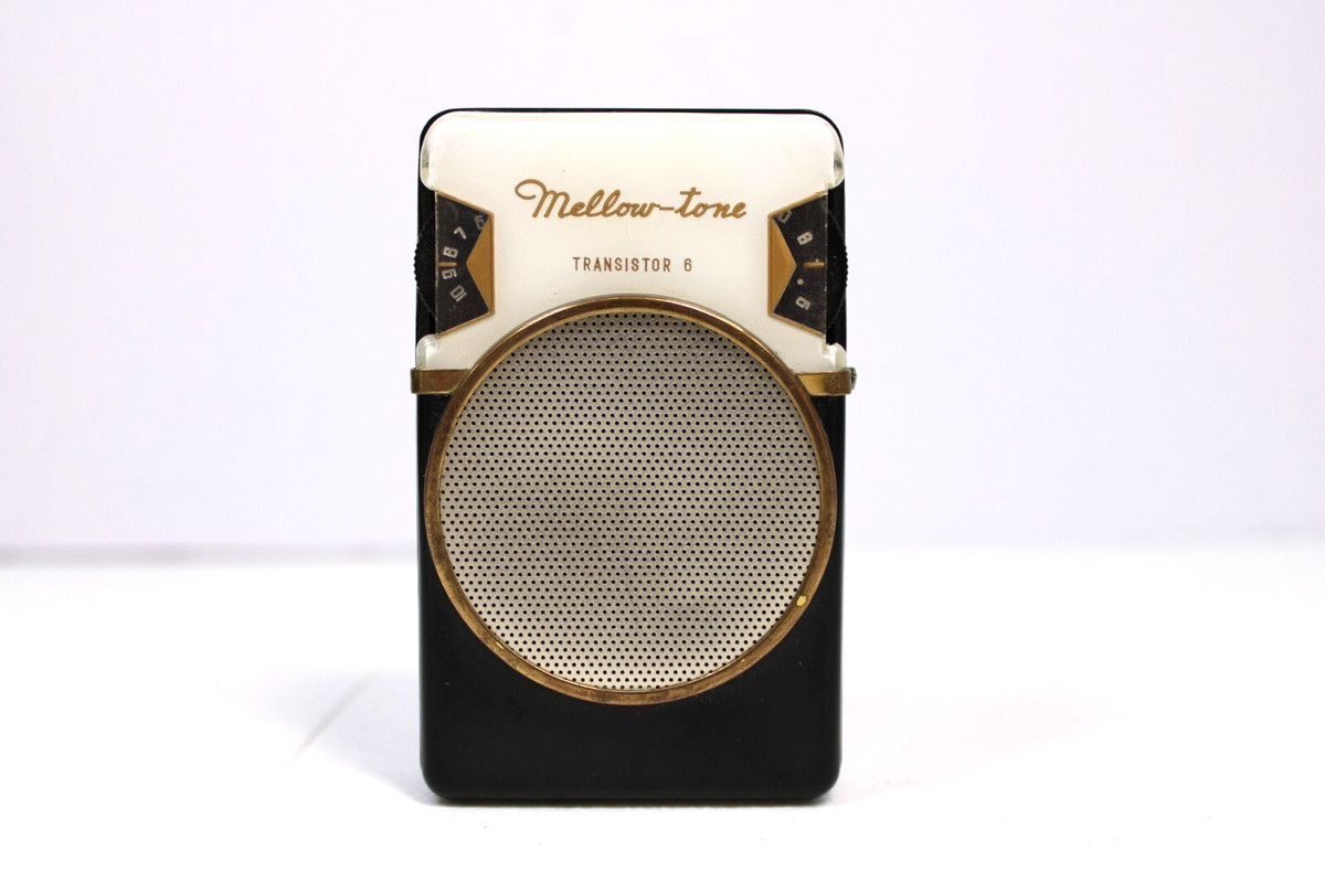 1950 Vintage Transistor Radio In Collectible Transistor 1950 Vintage Transistor Radio In Collectible Transistor