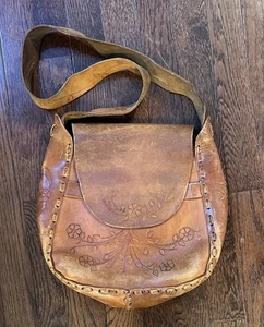 Borsa a tracolla vintage anni 70 in pelle lavorata in rilievo "Dana" - Foto 1 di 11