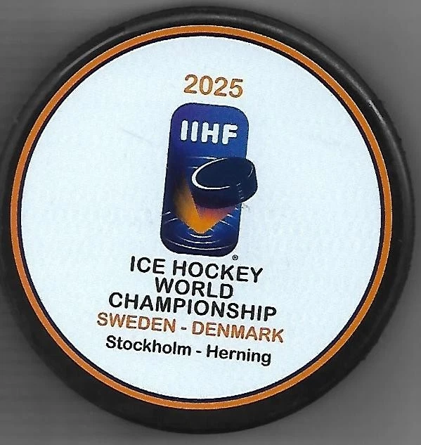 Eishockey Puck  WM 2025 SCHWEDEN DÄNEMARK         DEL NHL - Bild 1 von 1