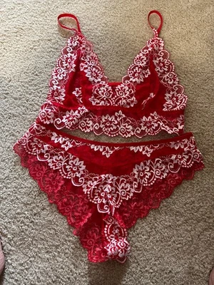 RED & WHITE SHEER LACE BRALETTE & CHEEKY PANTY Lingerie Set PLUS sz. 2X 18-20-22 - Image 1 of 4