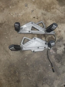 1985-1993 BMW K75 OEM BMW FOOT PEG BRACKET PAIR LEFT RIGHT NON ABS - Picture 1 of 7
