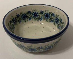 "Cuenco de cerámica polaca Boleslawiec de 6"" - DEK 86 flores azules lunares" - Imagen 1 de 5