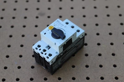 INTERRUPTOR DE CIRCUITO PROTECTOR MOTOR MOELLER PKZM0-1,6 Foto 1 de 3