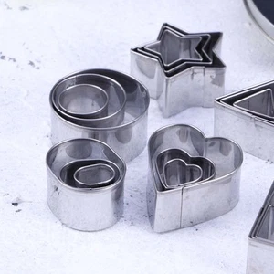 24 Pcs Cookie Cutter Biscuit Mold Pie Making Tools Cutters Shapes - Foto 1 di 12