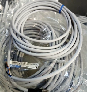OMRON XS2F-D421-GC0-A SENSOR CABLE - Imagen 1 de 4