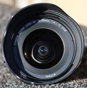 Canon EF 16-35mm f/4L IS USM lens, Superb Condition - Picture 1 of 24