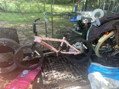 Bicicleta Foto 1 de 2