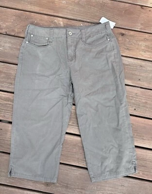 NWT Faded Glory Capris Size 8, Midrise Khaki Green 100% Cotton - Image 1 of 4