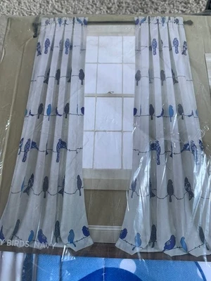 Painéis de cortina meia lua Rowley pássaros quarto escurecimento janela par 52 pol x 84 pol - Imagem 1 de 4