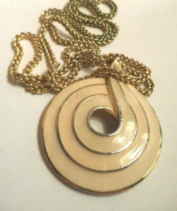 Vintage gold tone Trifary necklace with pendant and heavy long chain - Picture 1 of 6