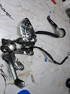 Honda CBR900RR 1996 juego de estriberas traseras derecha juego de frenos - Imagen 1 de 15