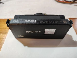 CPU INTEL PENTIUM II 2 350/512/2.0V SLOT 1 SL2WZ B80523P350512E FUNZIONANTE - Foto 1 di 2