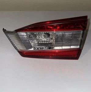 Luz trasera interior OEM | 2017-2023 Subaru Impreza (derecha/pasajero) - Imagen 1 de 6