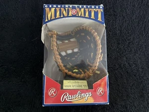 Mini guante y soporte de béisbol Rawlings Mark McGwire #25 nuevo en caja - Imagen 1 de 5