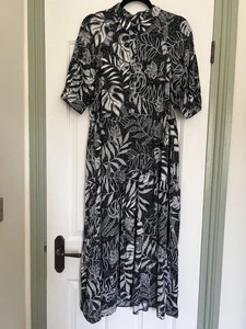 Ladies Midi Floral Navy Dress Size 14 - Picture 1 of 10