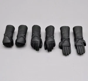 Medicom RAH 1/6 Scale Soldier Trendy Mecha Light Armor Black Glove Hand Model - Picture 1 of 2