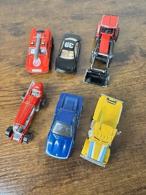 Vintage Lot Of 5 80s 90s Hot wheels Matchbox Unbranded Cars Peterbuilt Ferrari - Image 1 of 4
