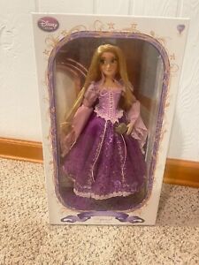BNIB Disney  Purple RAPUNZEL Limited Edition 5000 Deluxe TANGLED Doll 17"
