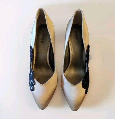 Потрясающие женские туфли на высоком каблуке от Menbur. Слоновая кость с черным цветочным рисунком... - Изображение 1 из 4