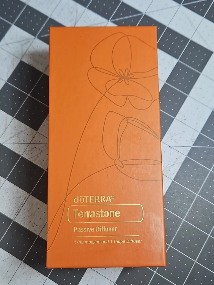 DōTerra Terrastone 被动扩散器 ~ 灰褐色和香槟 2 件套-全新开箱 — 第 1/4 张图片